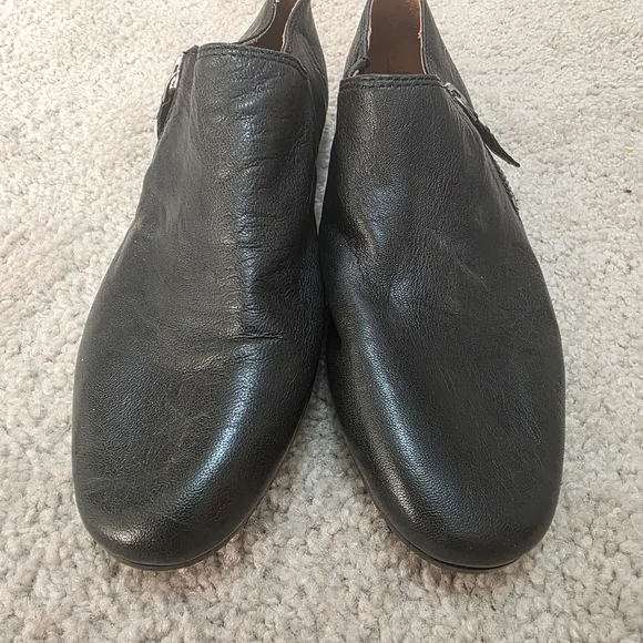 Frye Ladies Black Leather Booties Size 8 - Picture 3 of 7